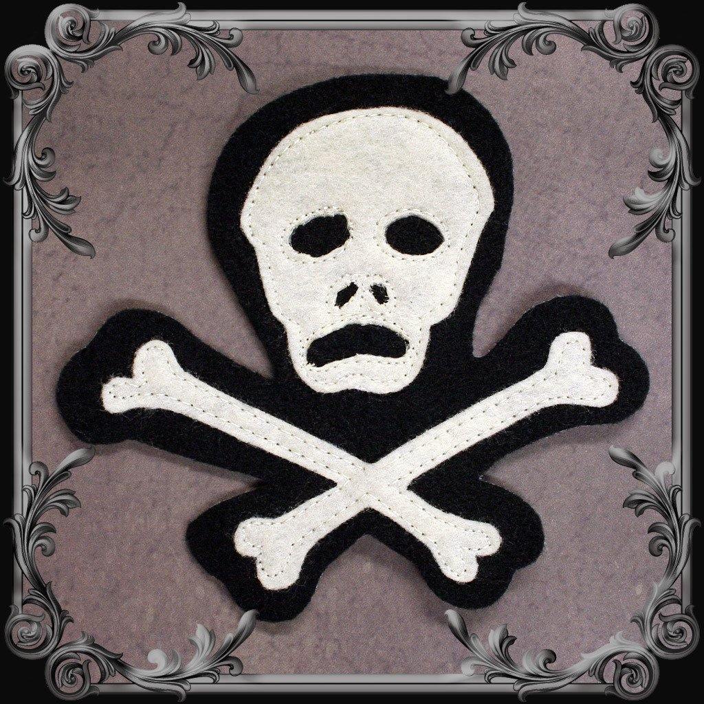 Cut & Sewn Skull & Crossbones Patch - The Black Broom